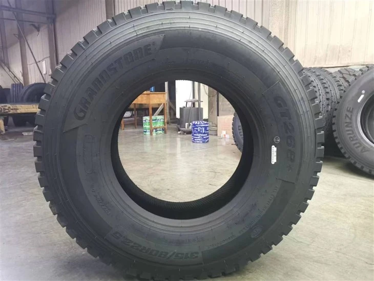 315/80r22.5 Traction Tire